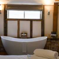 Freestanding Bath's image 3